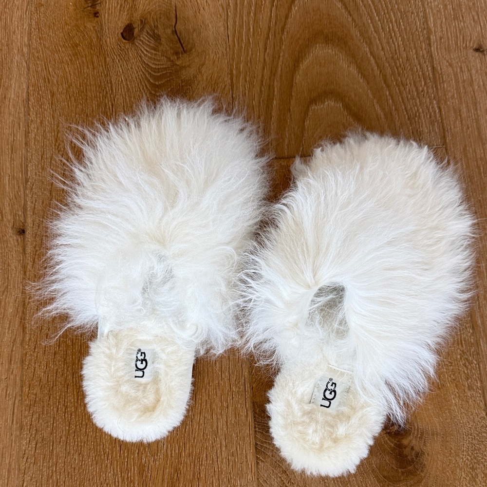 UGG Cream Fluffy Slippers